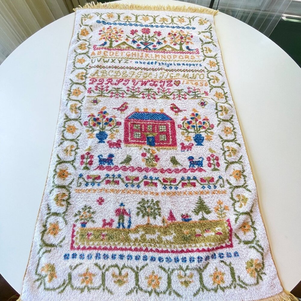 Vintage 60s bath towel, alphabet, country print, 100% cotton, Fieldcrest USA